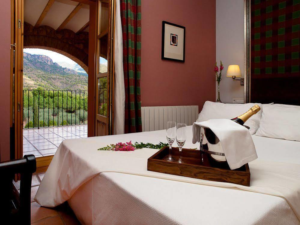 Monasterio De Santa Eulalia Hotel Тотана Екстериор снимка